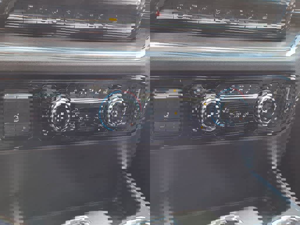 Used 2022 GMC Sierra 1500 SLT image 16