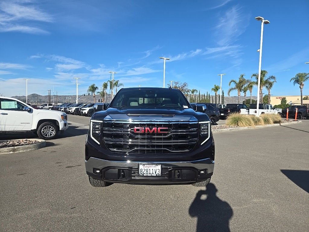 Used 2022 GMC Sierra 1500 SLT w/ SLT Convenience Package image 2