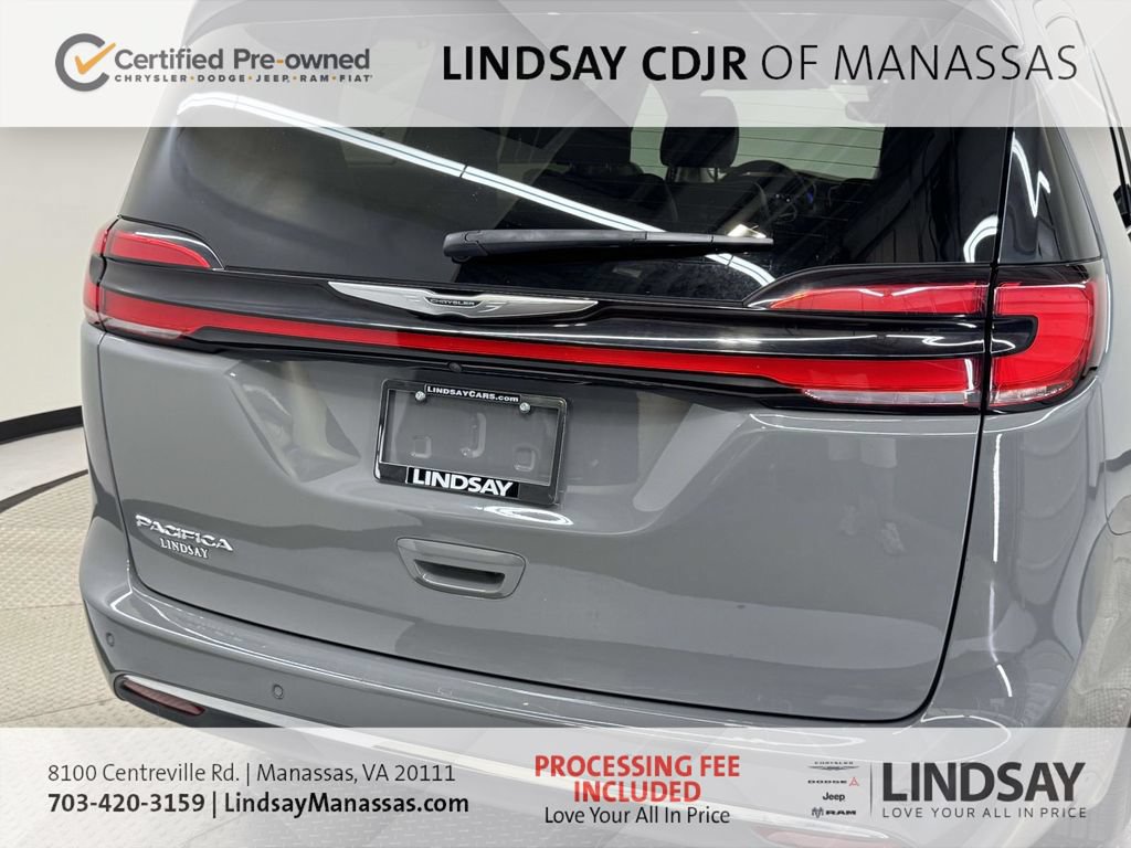 Certified 2023 Chrysler Pacifica Touring-L FWD image 10
