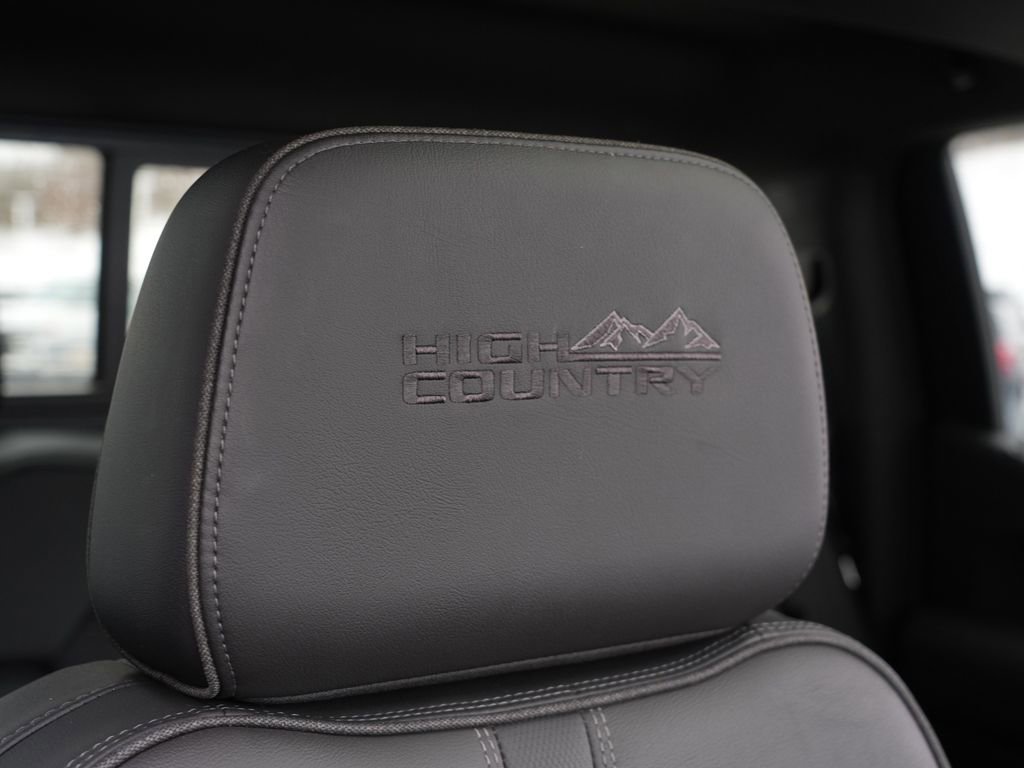 Used 2022 Chevrolet Silverado 1500 High Country image 38