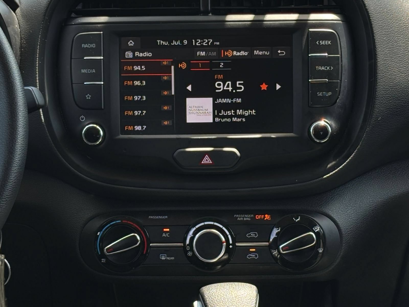 Used 2025 Kia Soul LX w/ LX Technology Package FWD image 14
