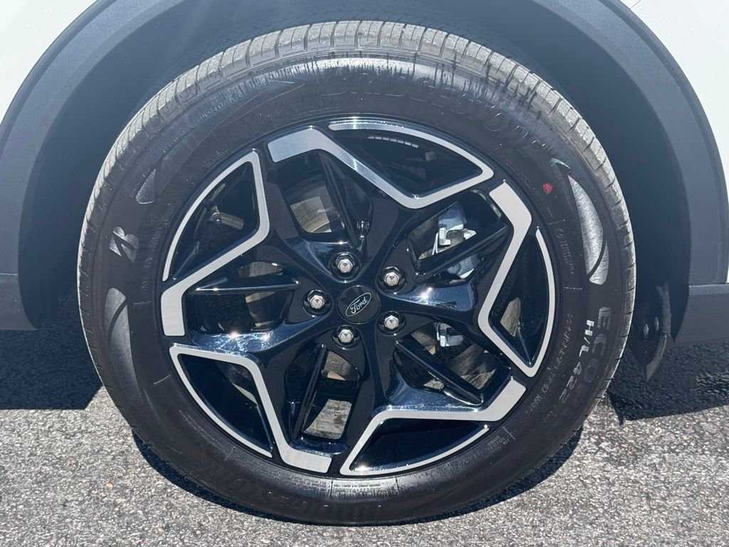 Used 2026 Ford Escape Platinum w/ Premium Technology Package image 51