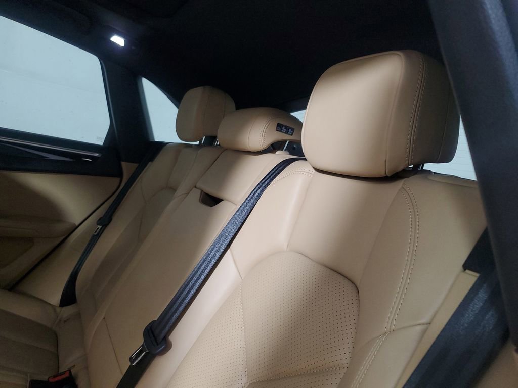 Used 2018 Porsche Macan S AWD/4WD image 12