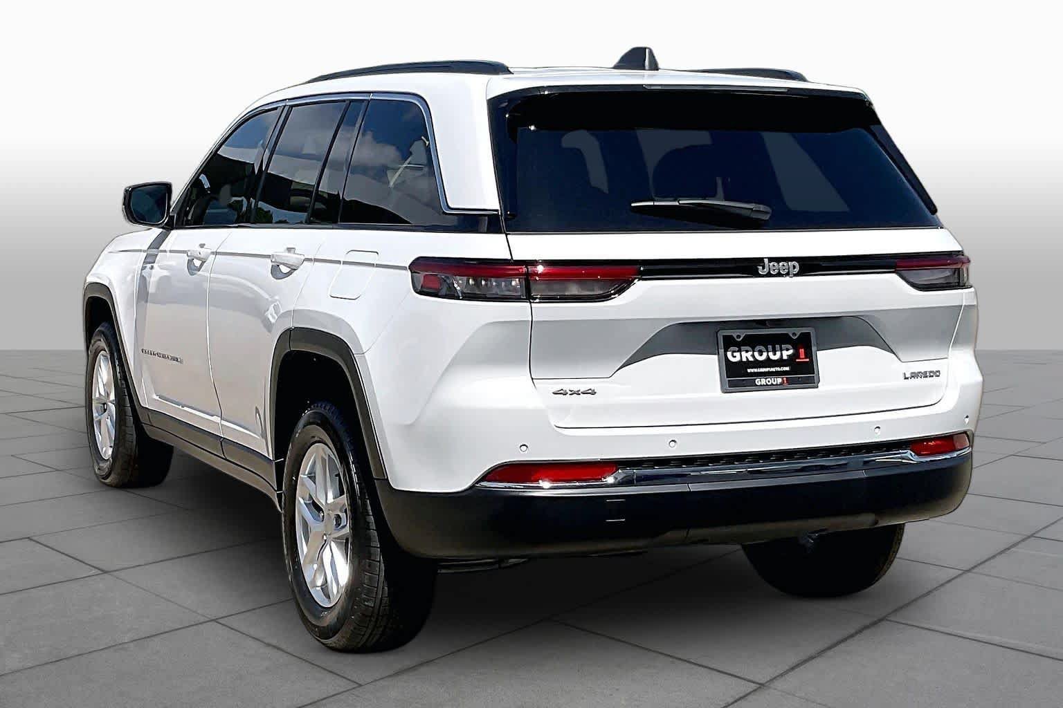 New 2026 Jeep Grand Cherokee Laredo AWD/4WD image 12