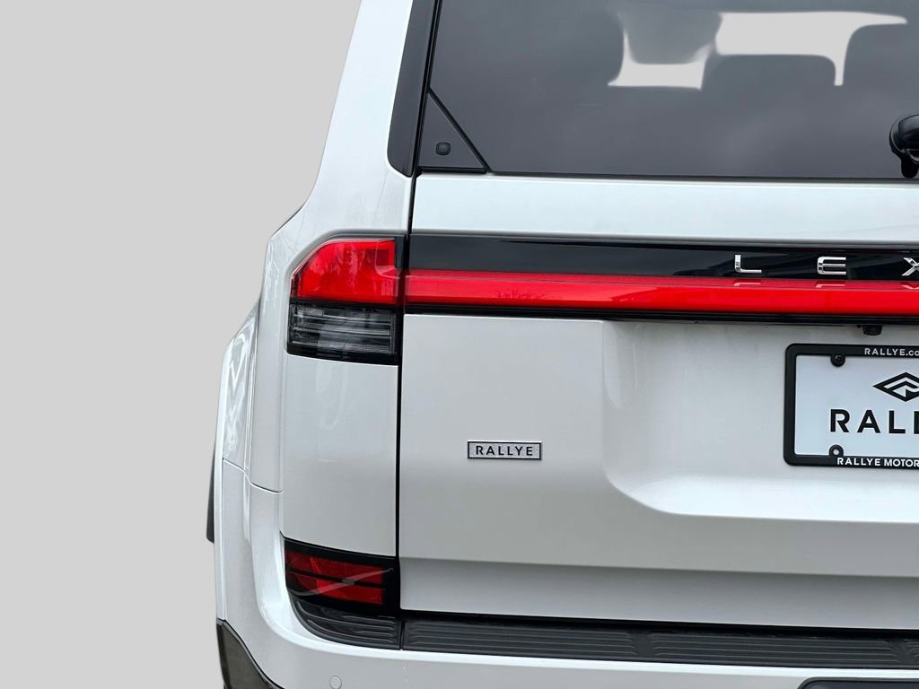 Certified 2025 Lexus GX 550 w/ Accessory Package (2T) image 11