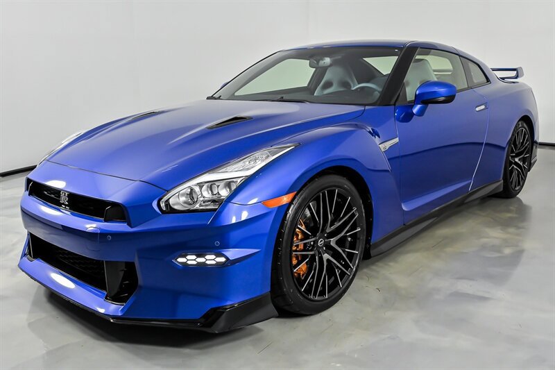 Used 2024 Nissan GT-R AWD/4WD image 5