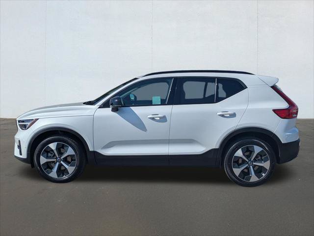 Used 2026 Volvo XC40 B5 Plus w/ Protection Package Premier AWD/4WD image 2