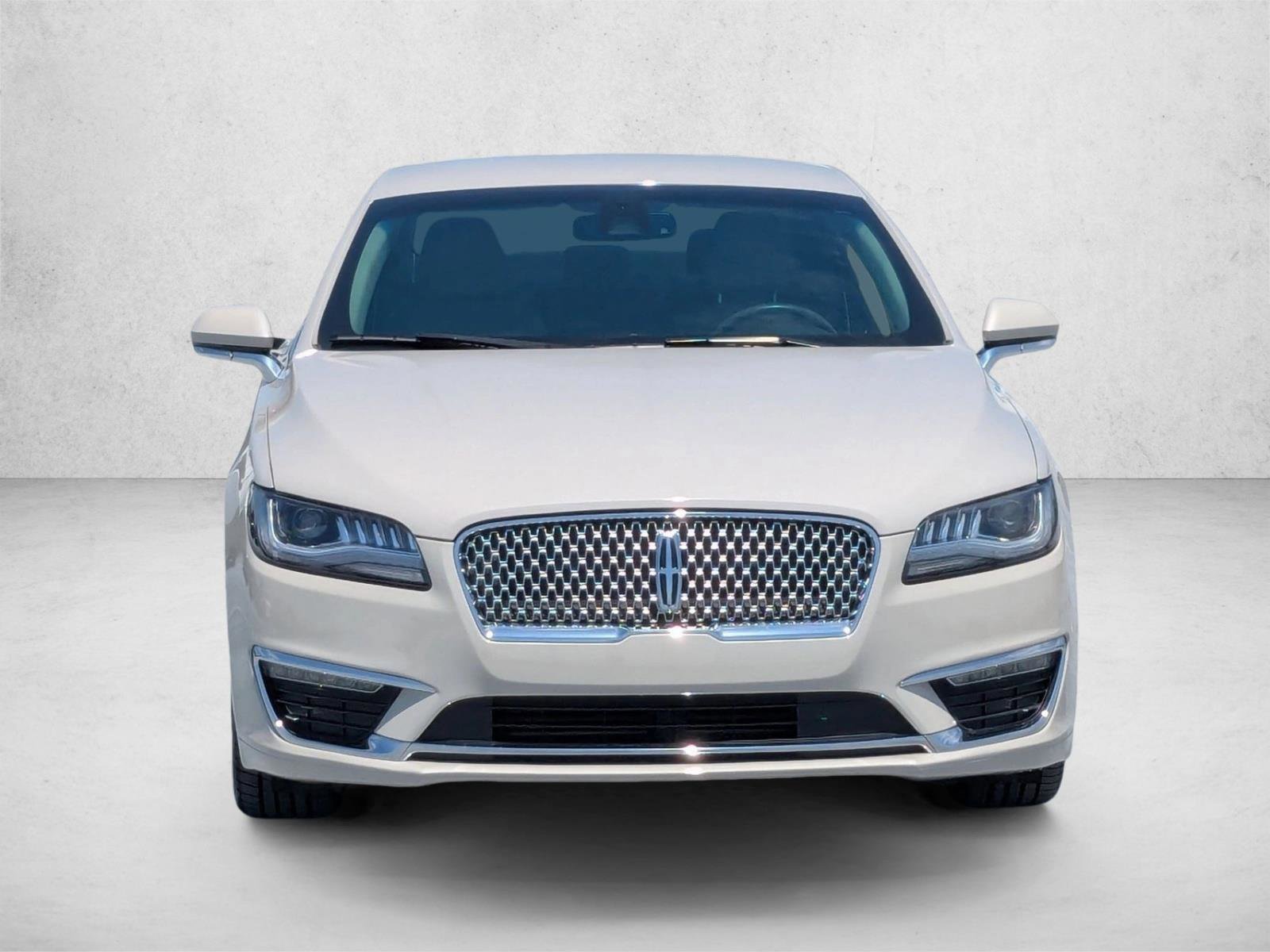 Used 2019 Lincoln MKZ Reserve FWD image 2