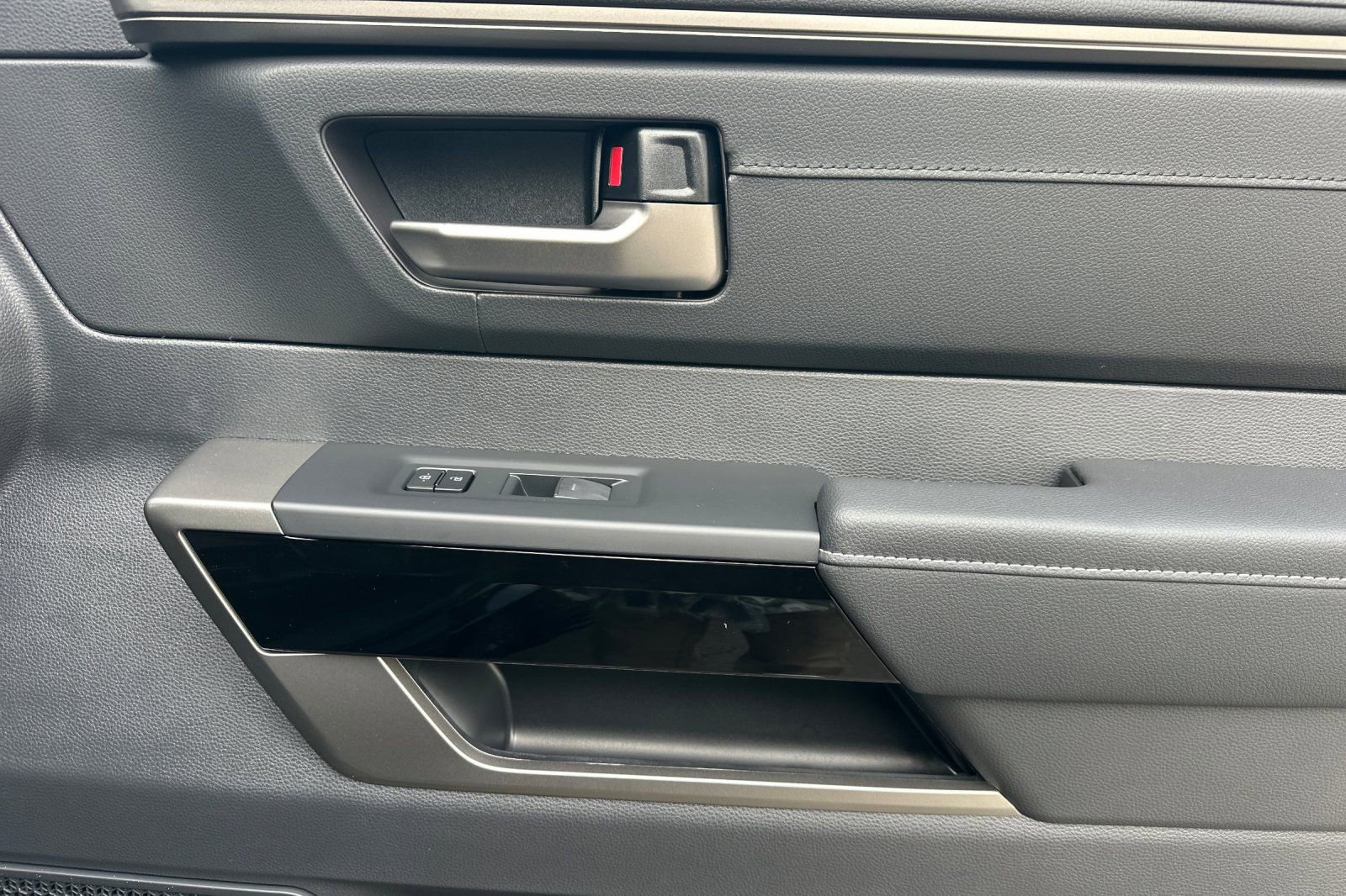 New 2026 Toyota Tundra Limited AWD/4WD image 19