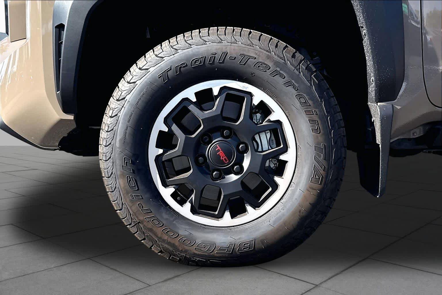 Certified 2026 Toyota Tacoma TRD Off-Road AWD/4WD image 9