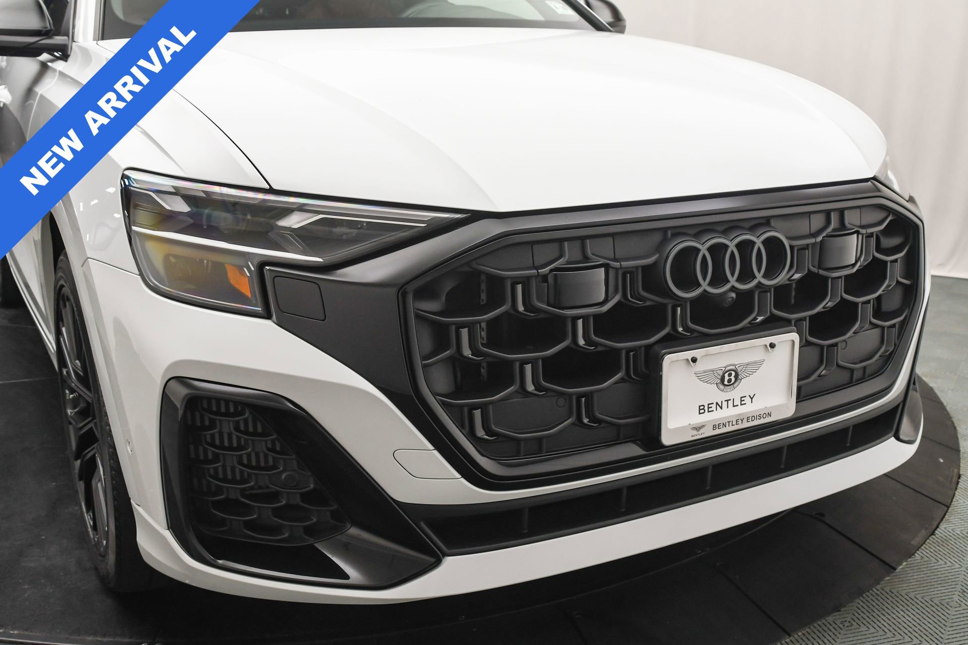 Used 2024 Audi SQ8 Premium Plus w/ Executive Package image 26