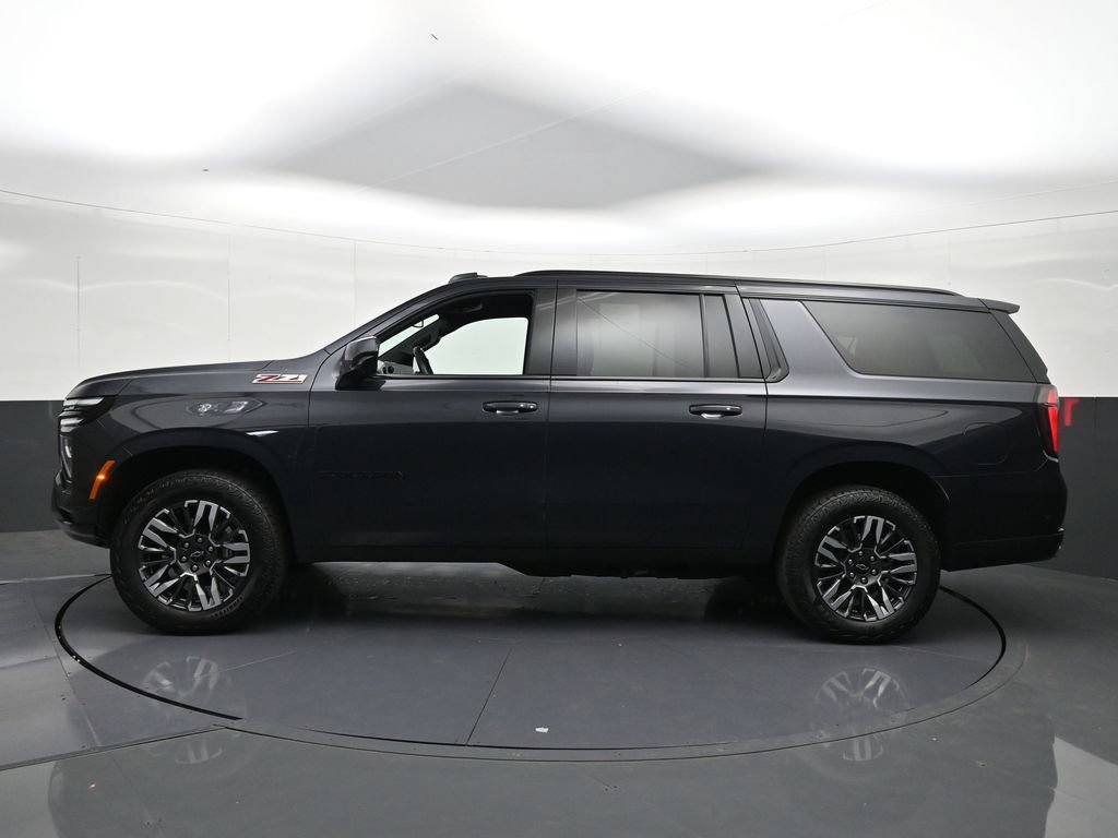 Used 2025 Chevrolet Suburban Z71 AWD/4WD image 2