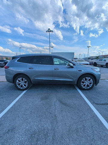 Used 2021 Buick Enclave Avenir w/ Avenir Technology Package AWD/4WD image 4