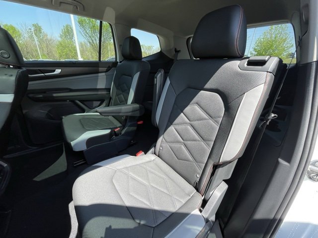 New 2025 Volkswagen Atlas Peak Edition SE image 25