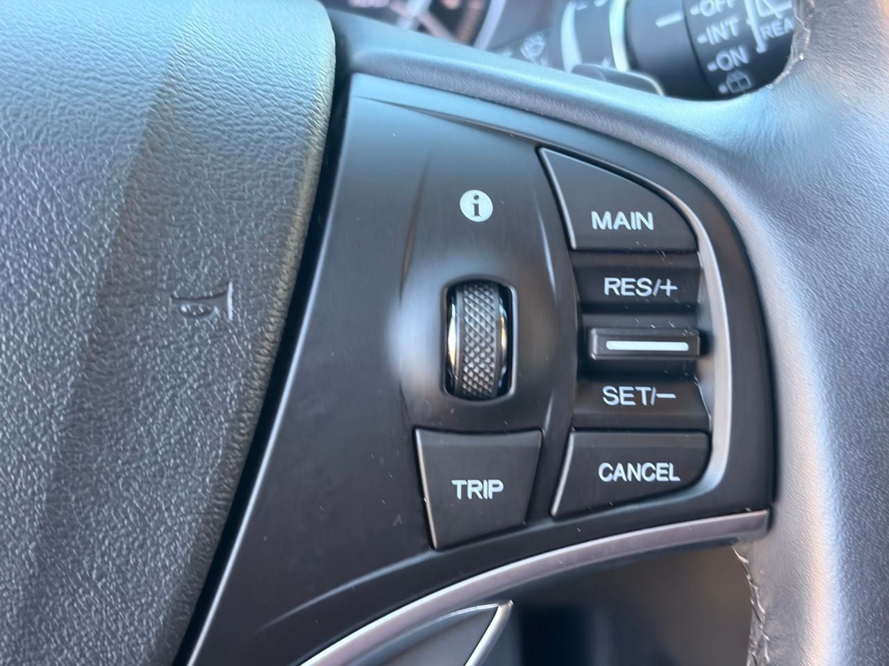 Used 2020 Acura MDX FWD image 27