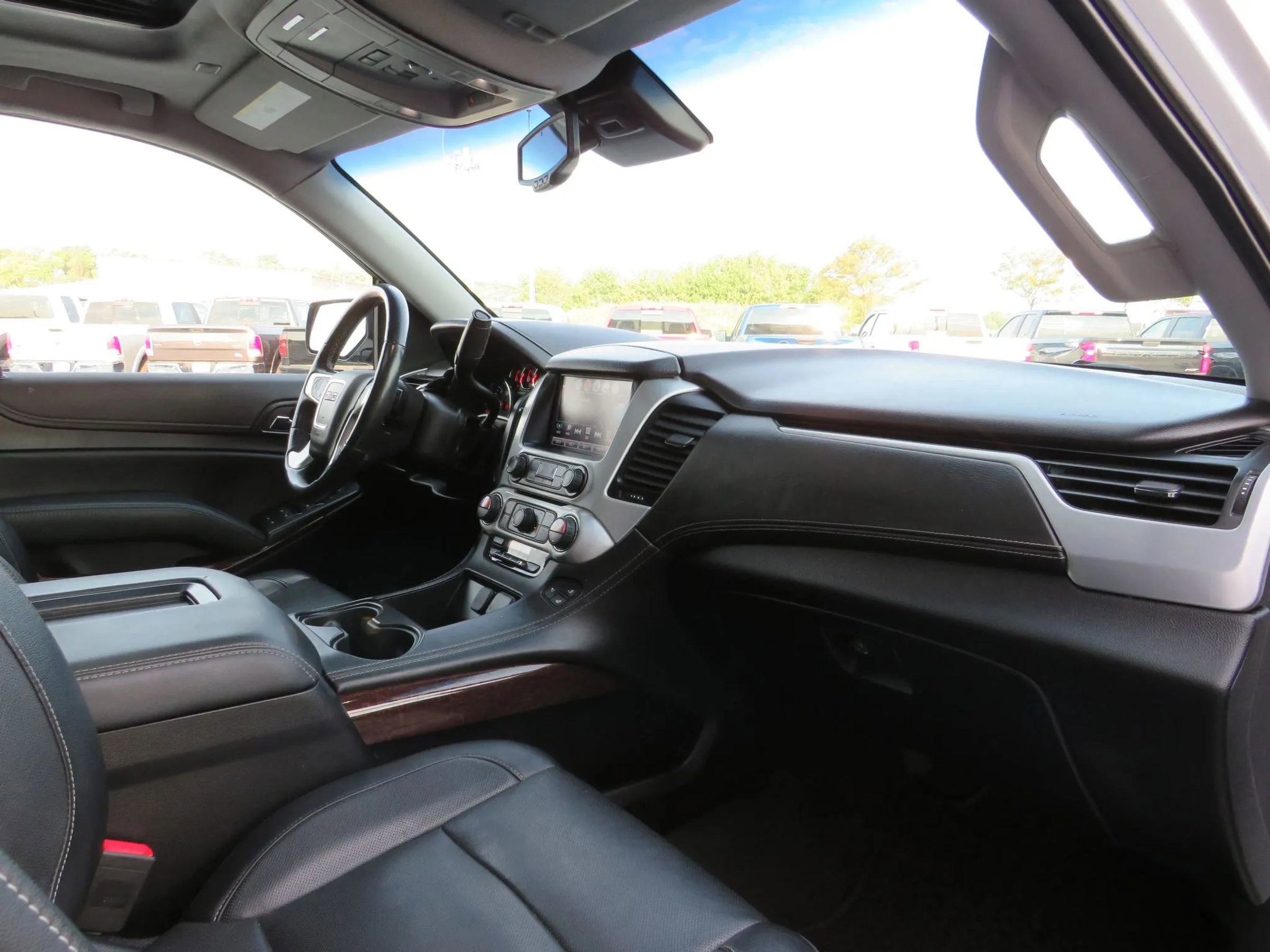 Used 2019 GMC Yukon XL SLT image 12