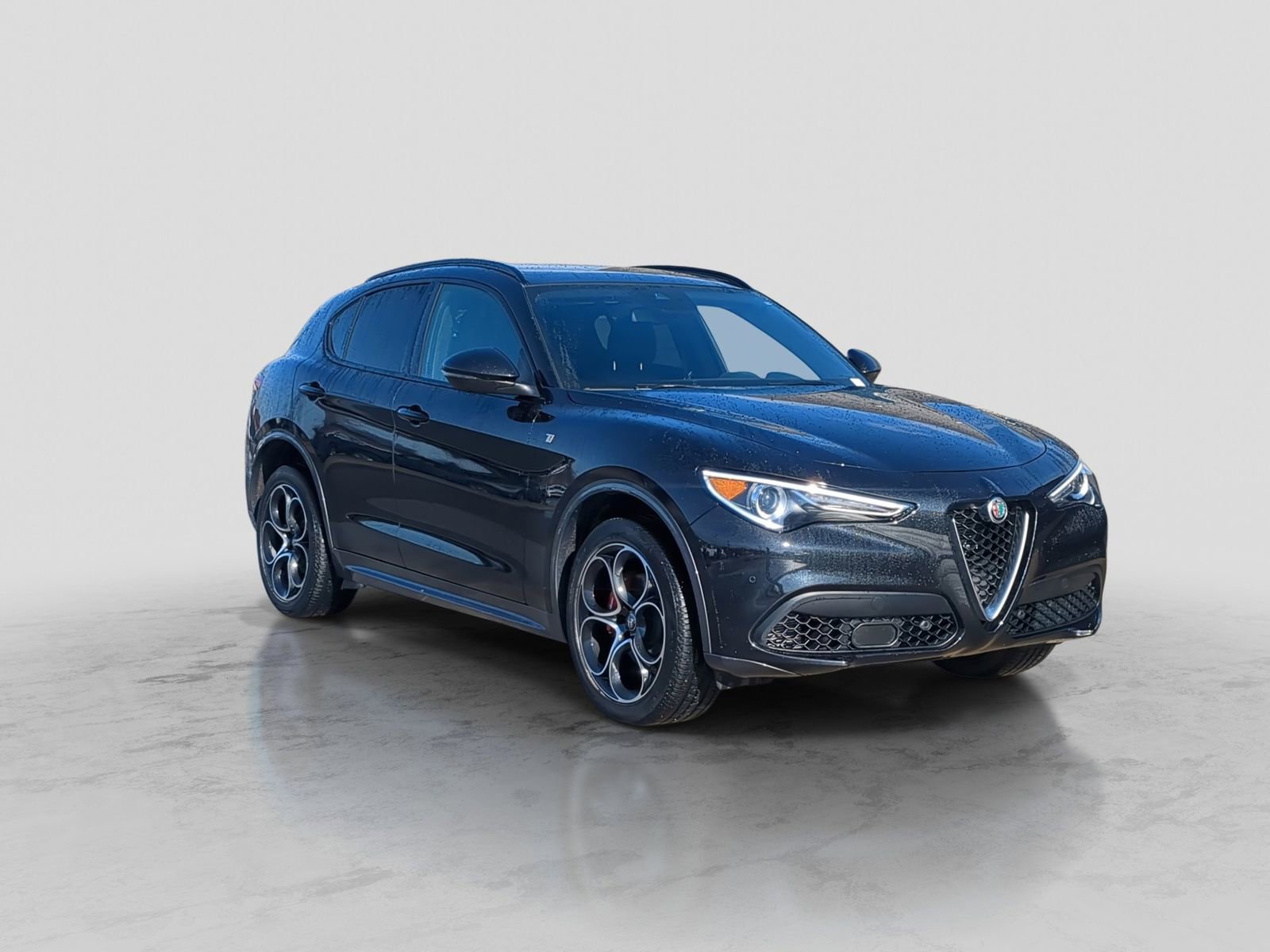 Used 2023 Alfa Romeo Stelvio Ti image 10