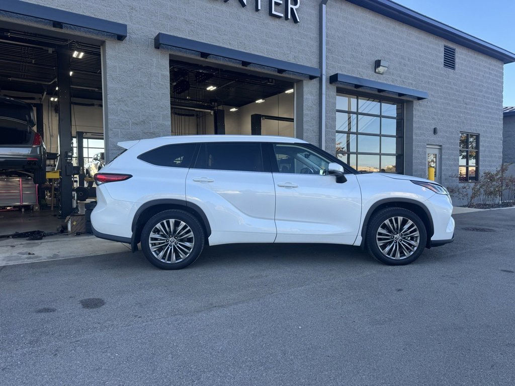 Used 2021 Toyota Highlander Platinum image 42