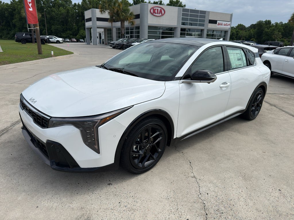 New 2026 Kia K4 GT-Line Turbo FWD image 3