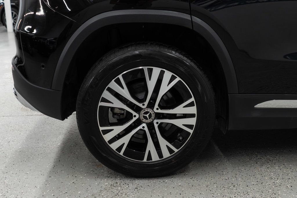 Used 2025 Mercedes-Benz GLA 250 4MATIC w/ Winter Package image 32