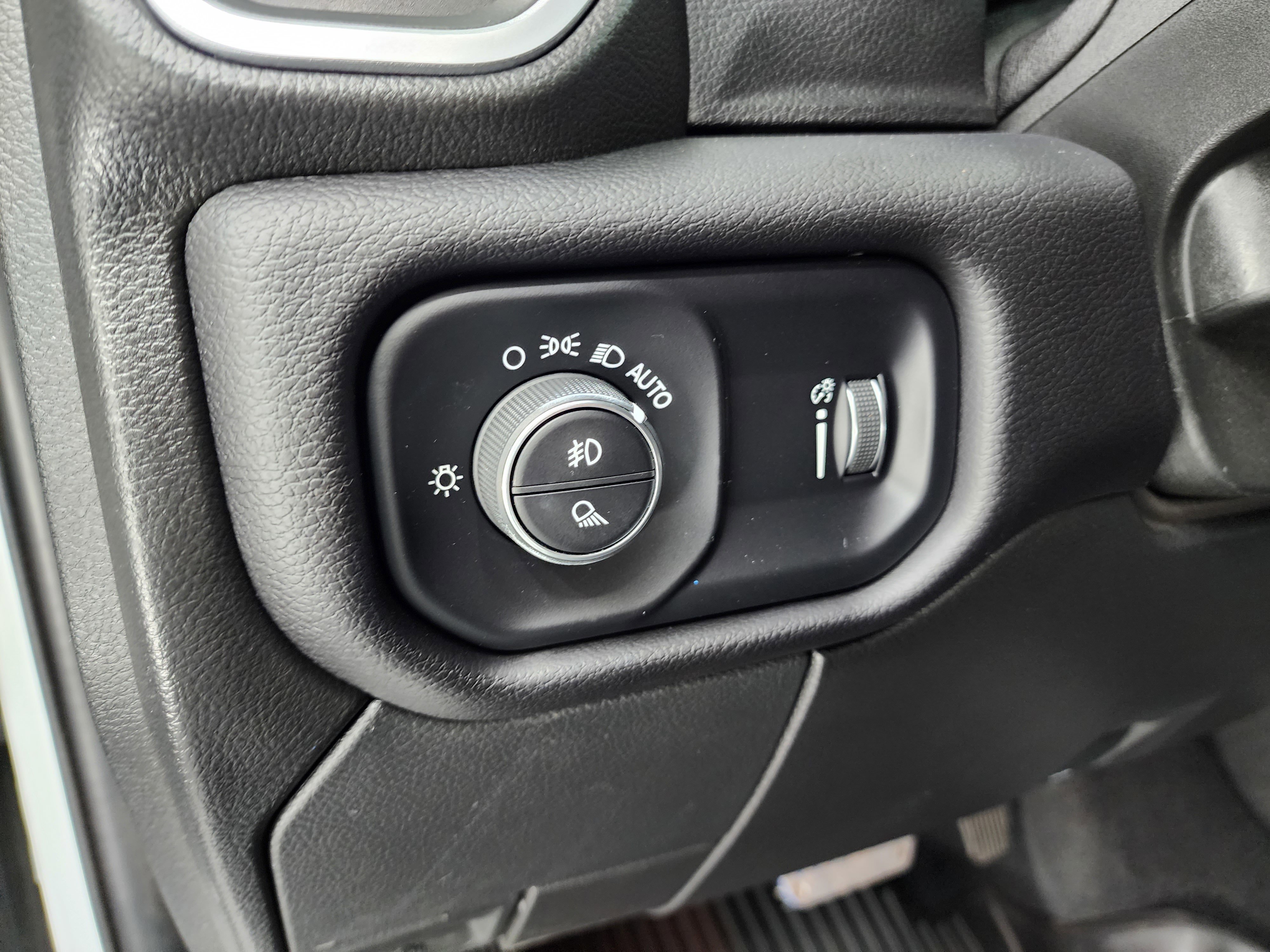 Used 2024 RAM 2500 Big Horn w/ Night Edition image 38