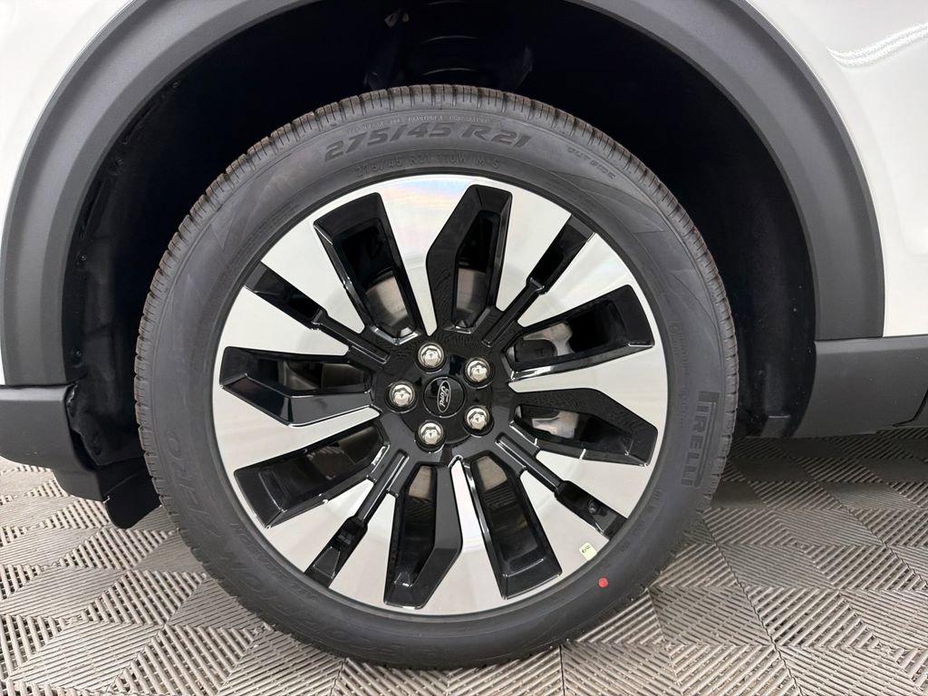 New 2026 Ford Explorer Platinum image 13