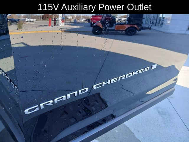 New 2025 Jeep Grand Cherokee L Laredo image 33