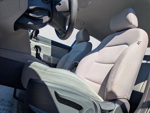 Used 2017 Hyundai Elantra SE image 14