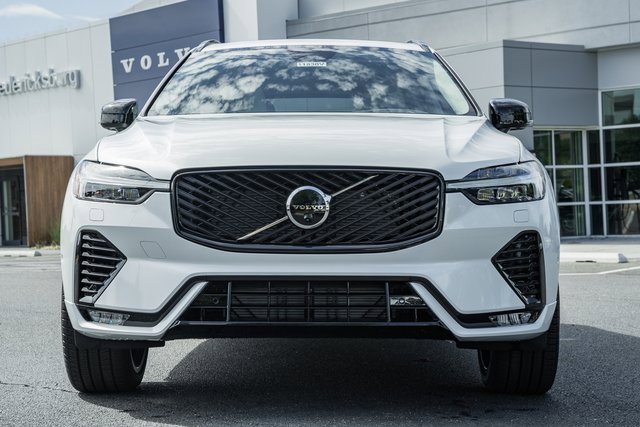 New 2026 Volvo XC60 B5 Ultra w/ Protection Package Premier image 2