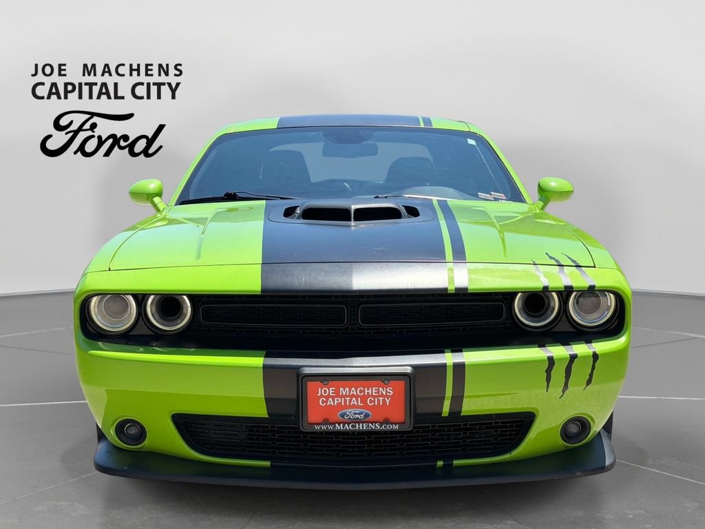 Used 2015 Dodge Challenger R/T RWD image 10