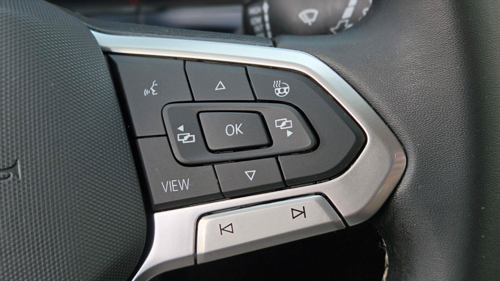 Certified 2023 Volkswagen Taos SE w/ Panoramic Sunroof Package FWD image 30
