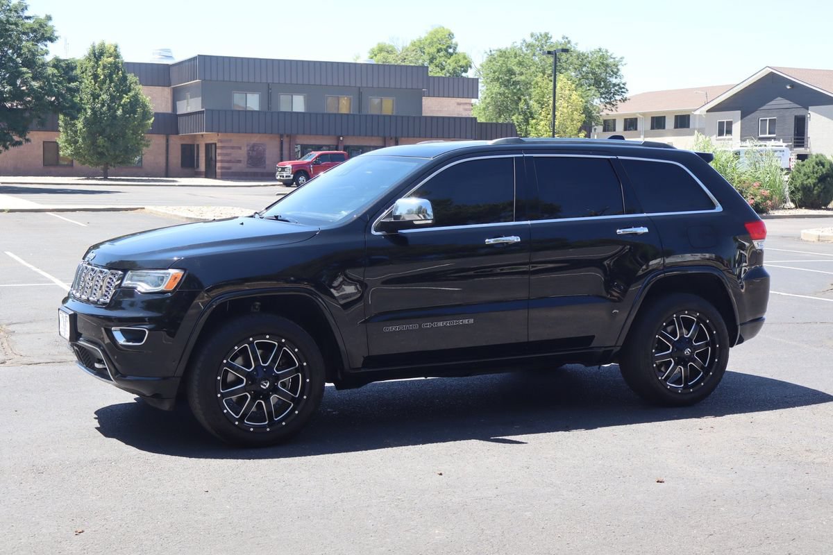 Used 2018 Jeep Grand Cherokee Overland AWD/4WD image 10