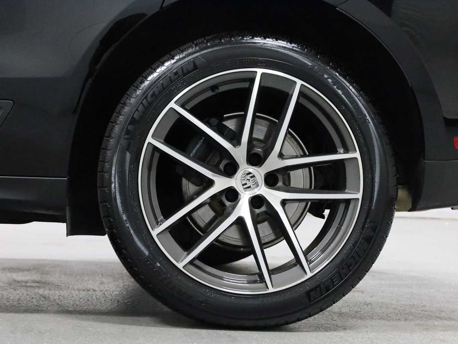 Certified 2026 Porsche Macan AWD/4WD image 39