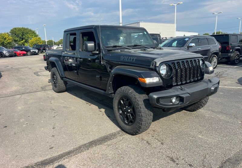Certified 2023 Jeep Gladiator Sport AWD/4WD image 1