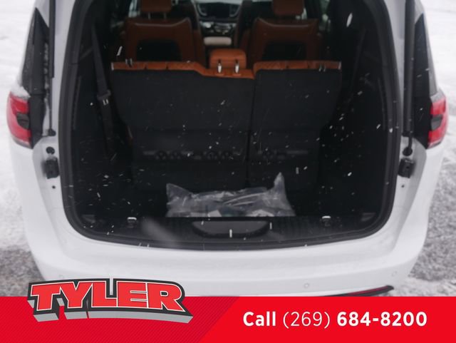 New 2026 Chrysler Pacifica Pinnacle w/ Trailer Tow Group AWD/4WD image 18