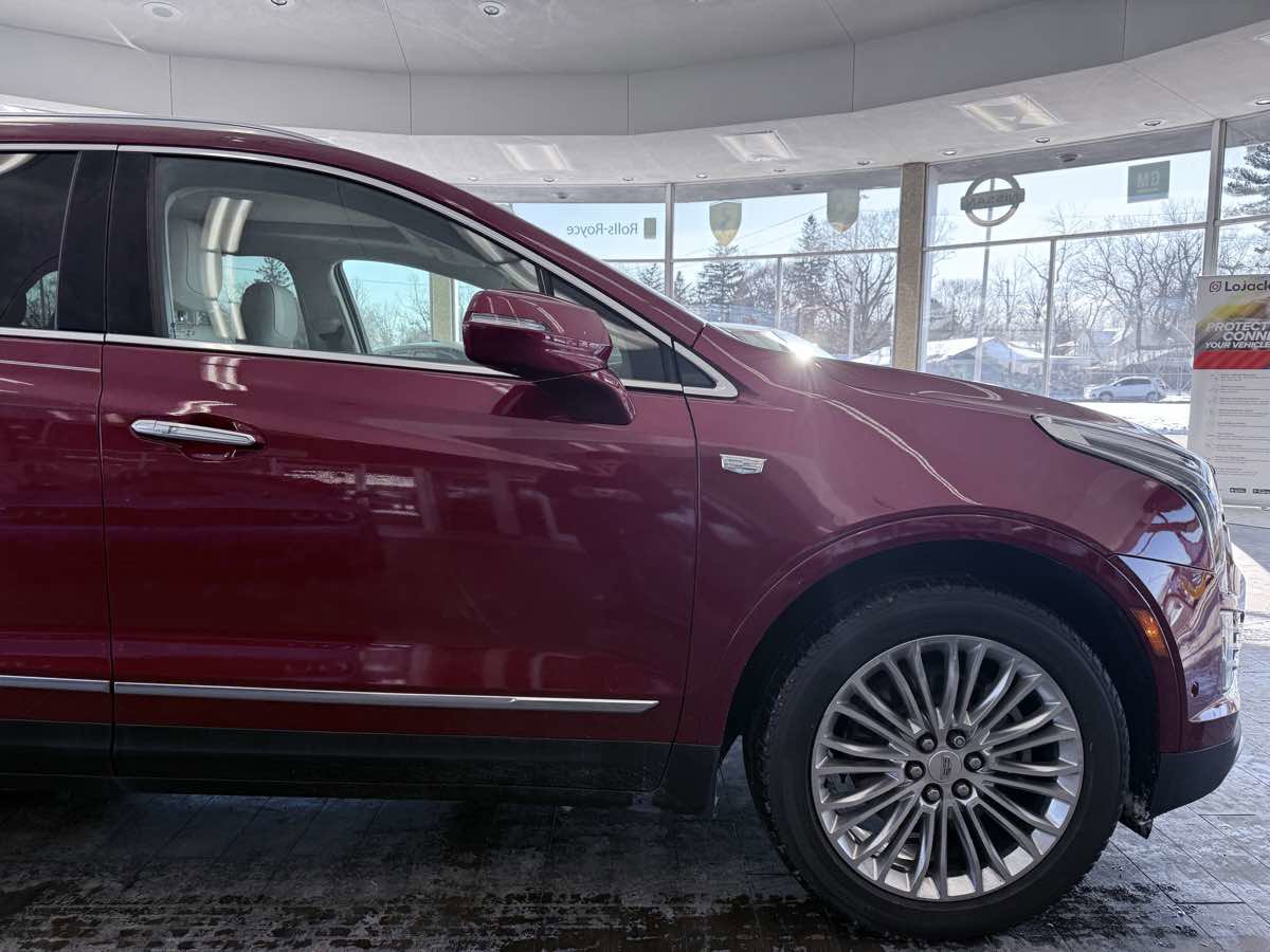 Used 2020 Cadillac XT5 Premium Luxury AWD/4WD image 4