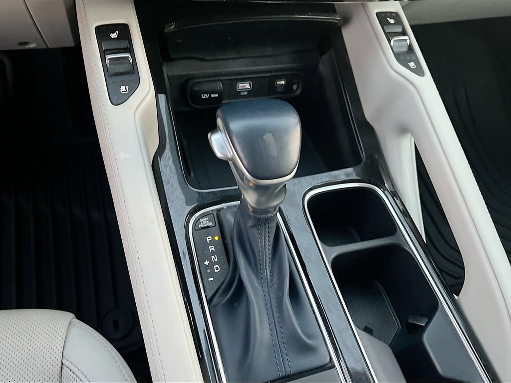 Used 2023 Kia Telluride EX w/ EX Captain's Chair Package FWD image 17