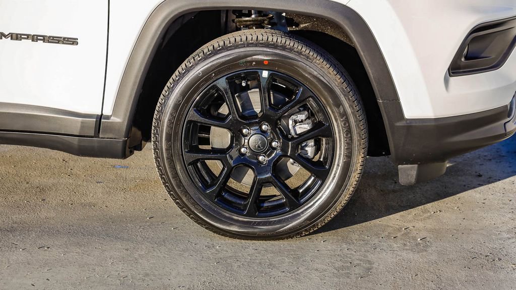 New 2026 Jeep Compass Latitude image 11