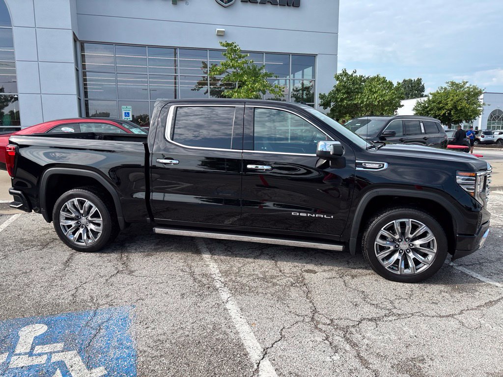 Used 2023 GMC Sierra 1500 Denali w/ Denali Reserve Package AWD/4WD image 30
