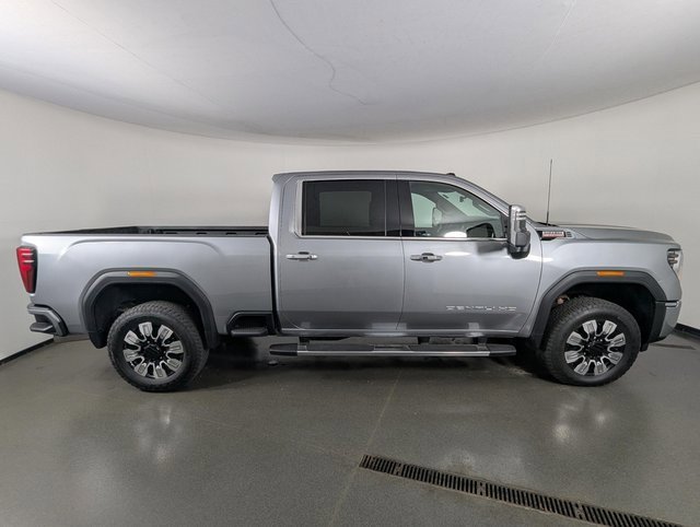 Used 2025 GMC Sierra 2500 Denali image 9
