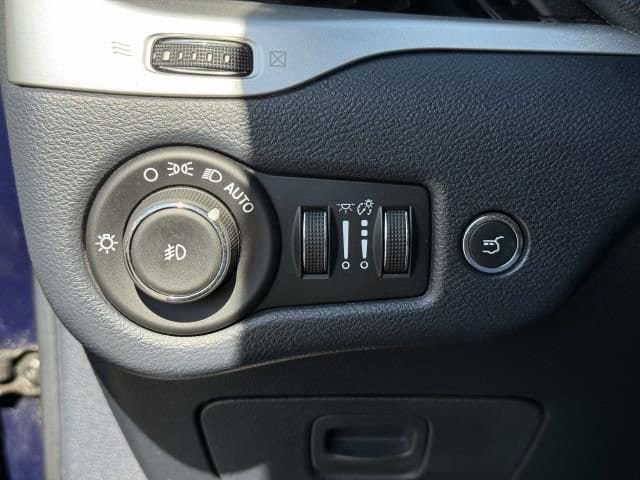 Used 2014 Jeep Cherokee Limited w/ Technology Group AWD/4WD image 22