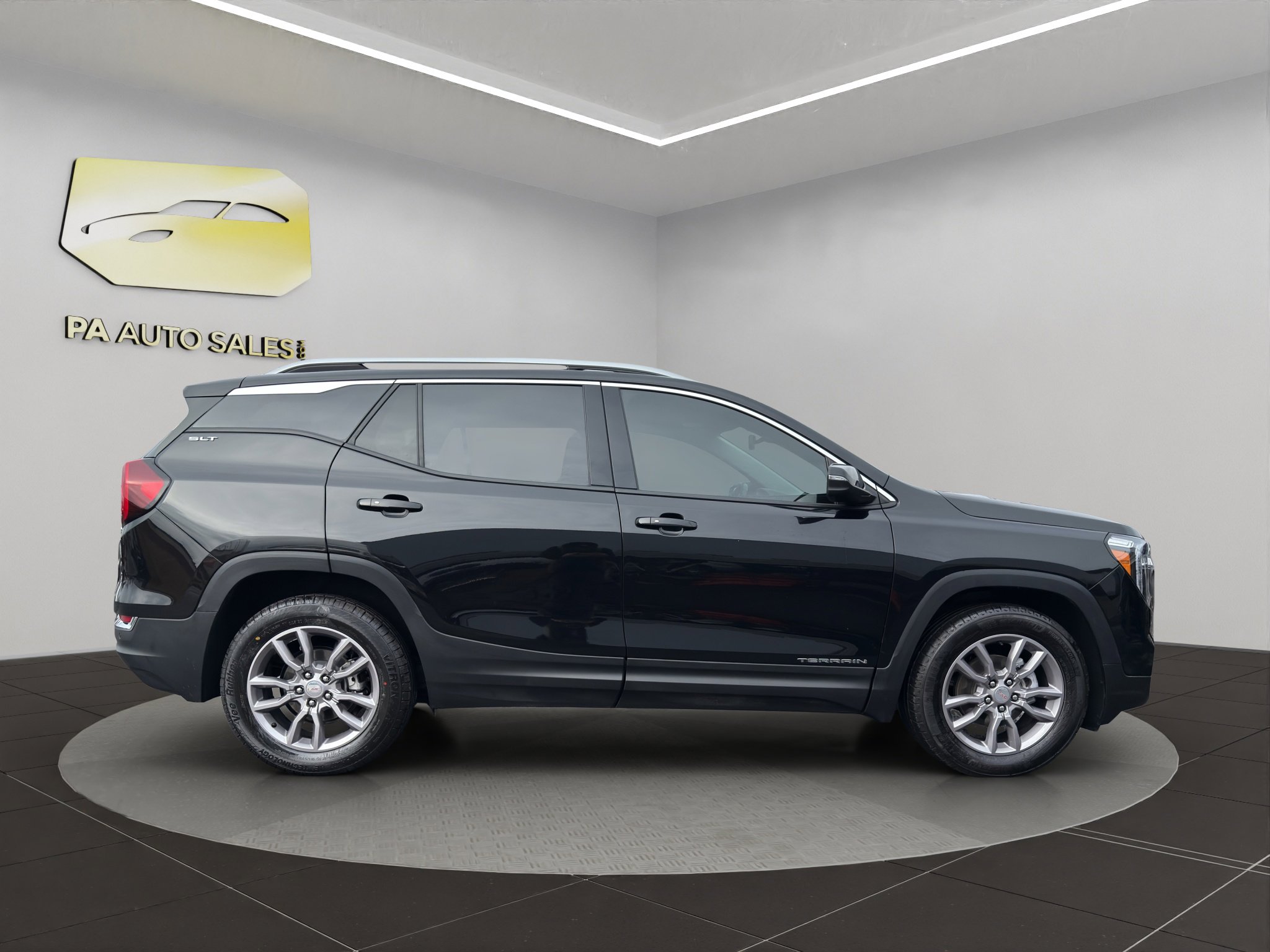 Used 2024 GMC Terrain SLT w/ Infotainment Package II image 8