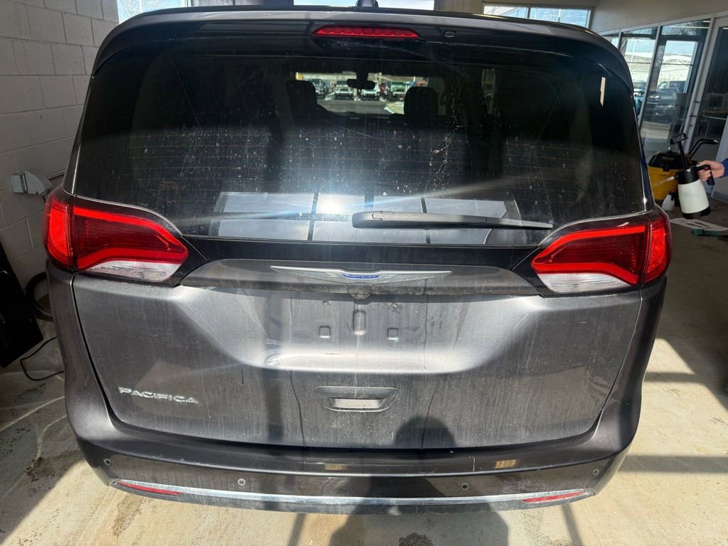 Used 2018 Chrysler Pacifica Touring Plus image 4