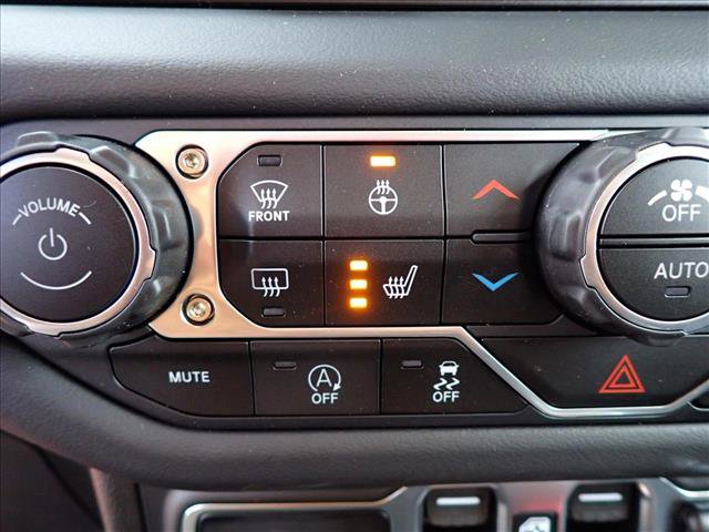 New 2025 Jeep Wrangler Sahara image 20