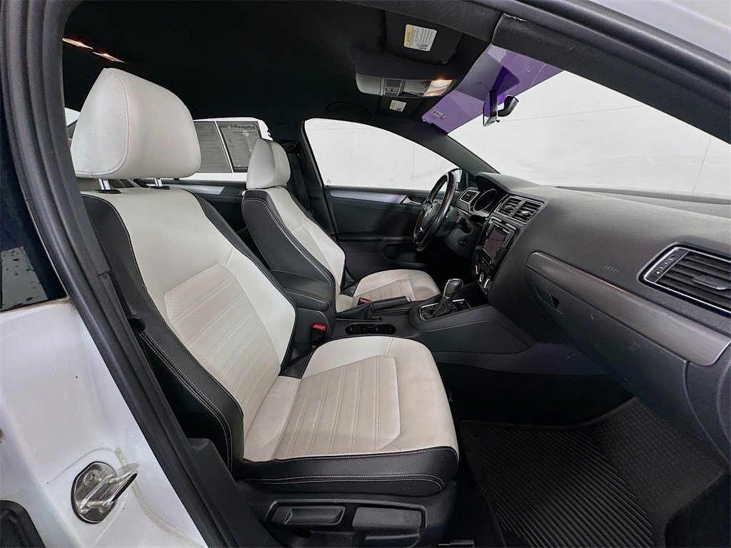 Used 2016 Volkswagen Jetta Sport image 27