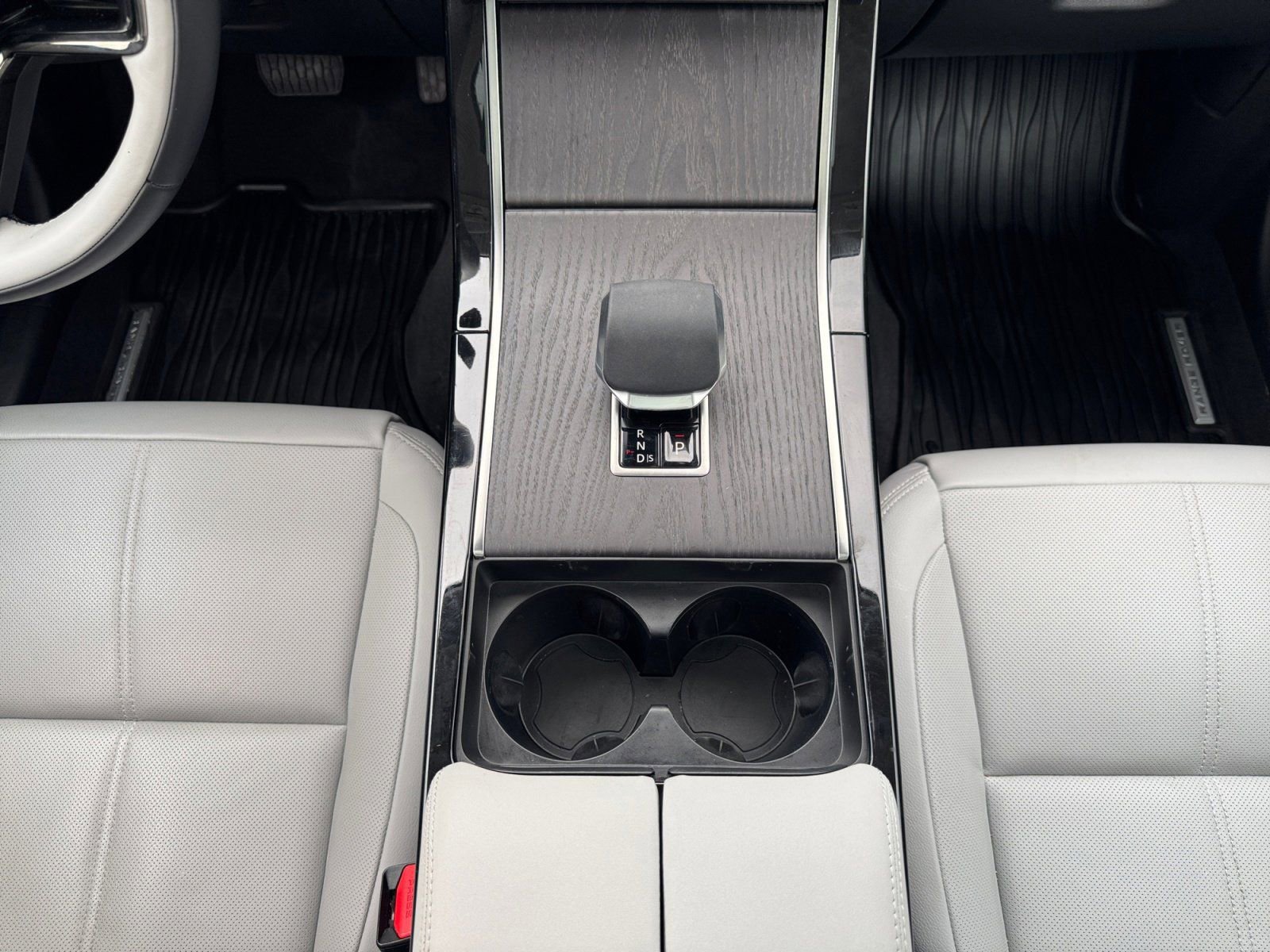 Used 2025 Land Rover Range Rover Velar S image 11