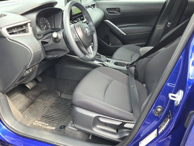 Used 2024 Toyota Corolla Cross LE w/ Moonroof Package image 12