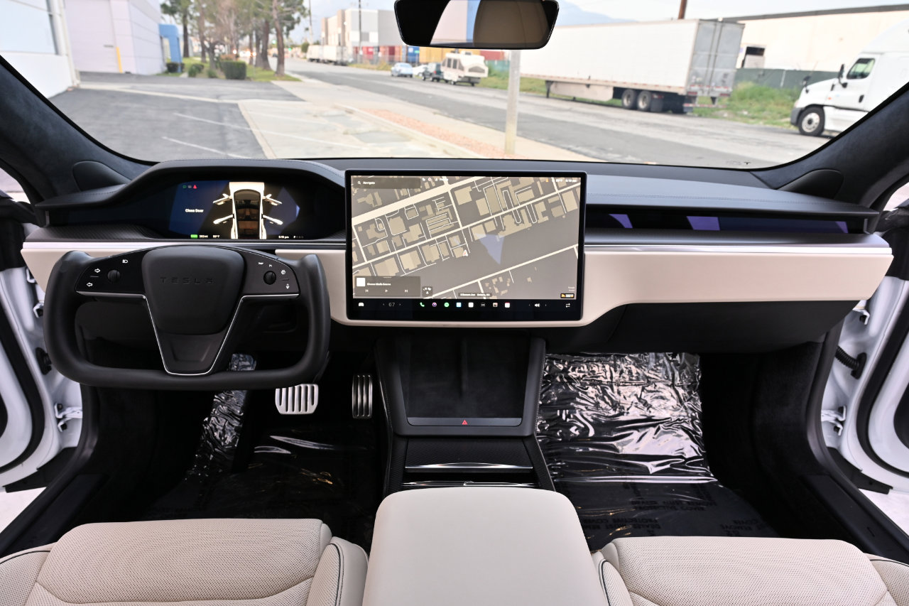 Used 2022 Tesla Model S Plaid image 13