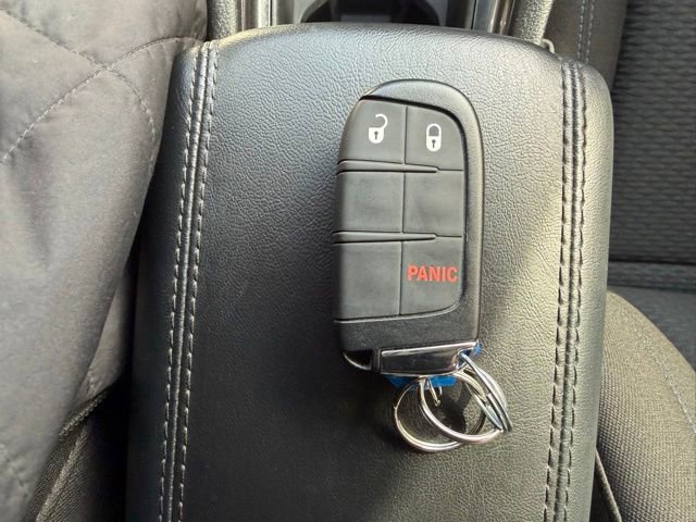 Used 2025 Jeep Compass Sport image 21