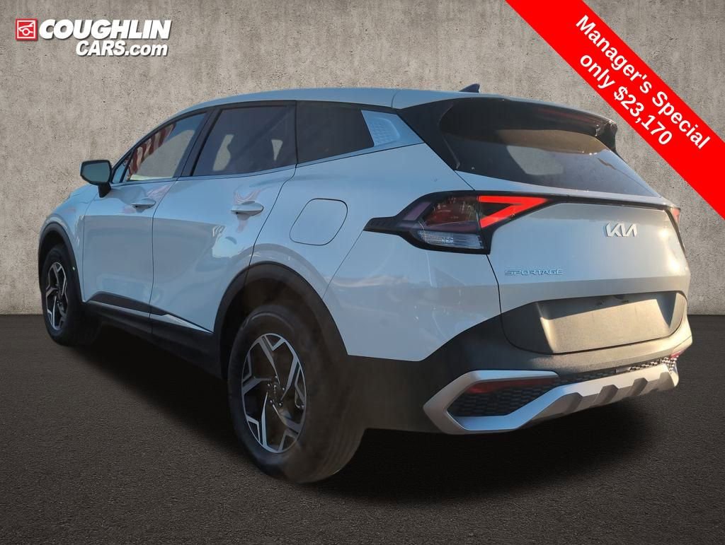 Used 2023 Kia Sportage LX image 5